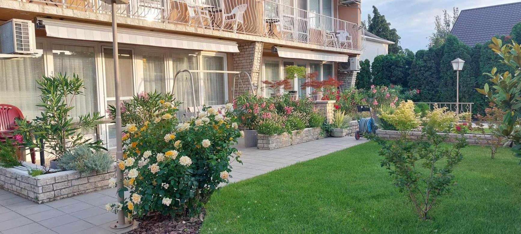 Siesta Apartmanhaz Balatonfuered エクステリア 写真