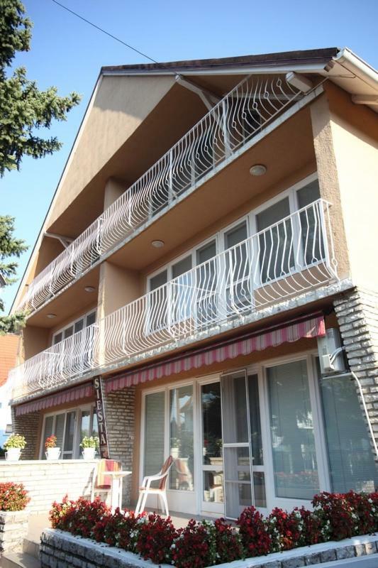 Siesta Apartmanhaz Balatonfuered エクステリア 写真